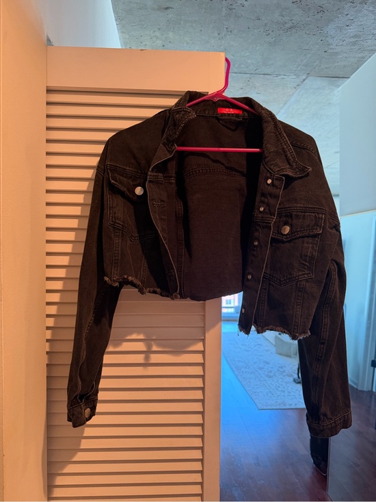 Jackets & Blazers - Cropped Black Denim Jacket - Womens